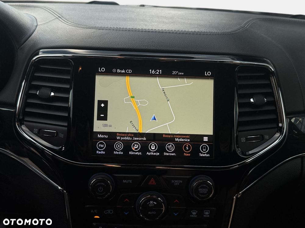 Jeep Grand Cherokee - 22