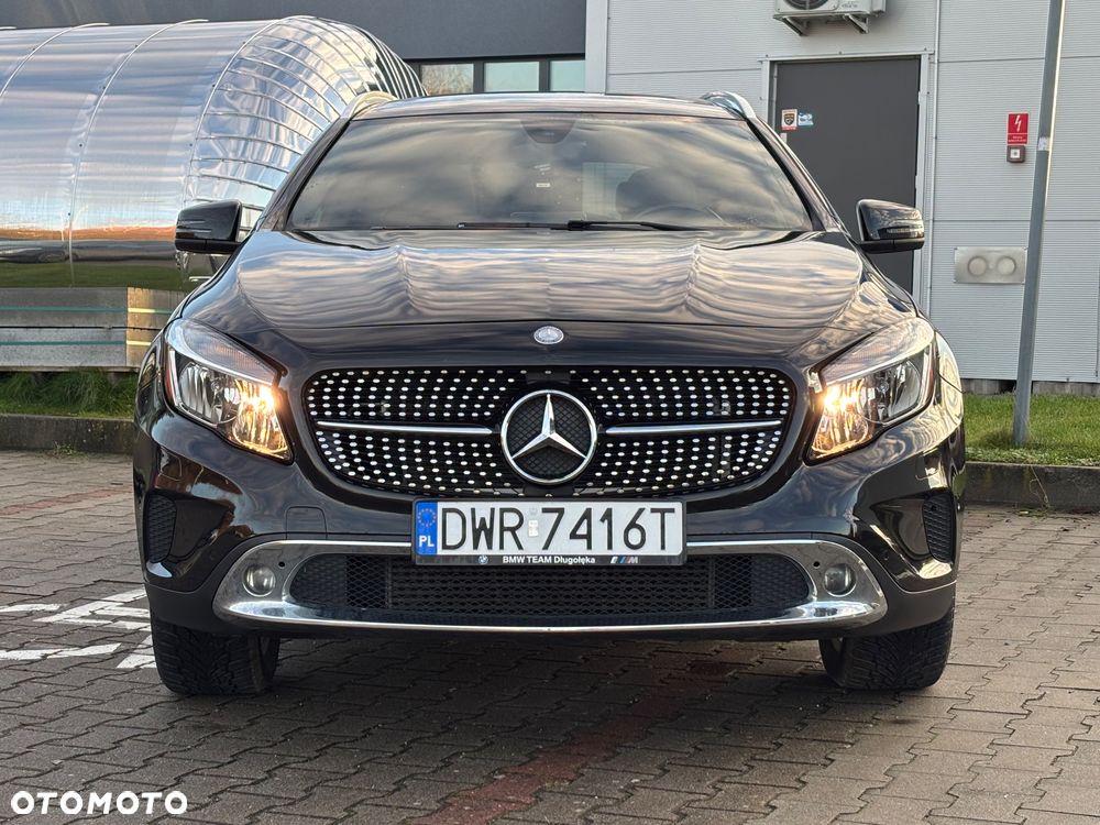 Mercedes-Benz GLA 250 4Matic 7G-DCT UrbanStyle Edition - 6