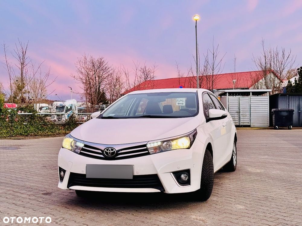 Toyota Corolla 1.6 Premium - 12