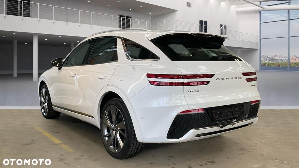 Hyundai Genesis - 2