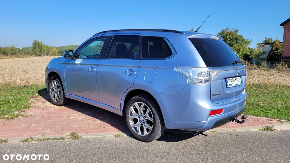 Mitsubishi Outlander - 4
