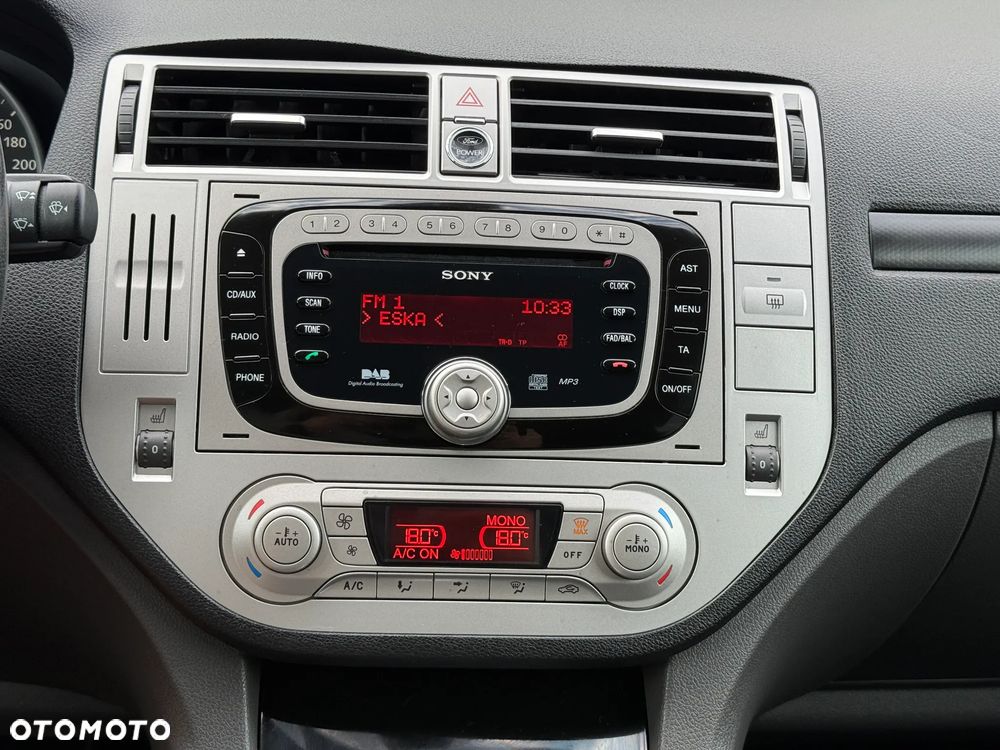 Ford Kuga - 31