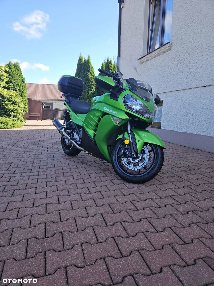 Kawasaki GTR - 14