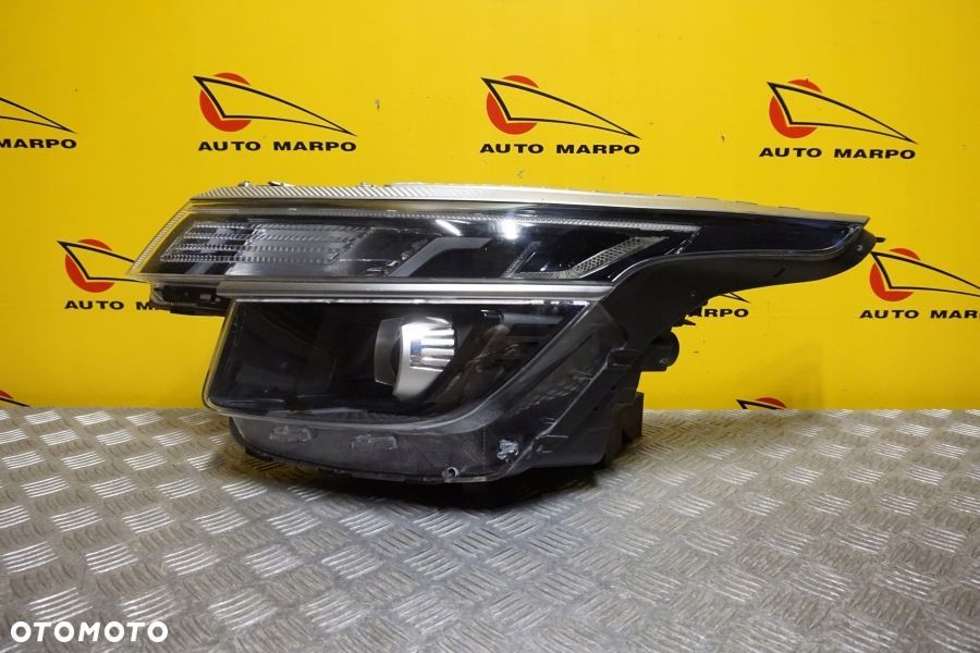 KIA SELTOS 2019- REFLEKTOR LAMPA ZWYKŁA z LED LEWA USA - 2