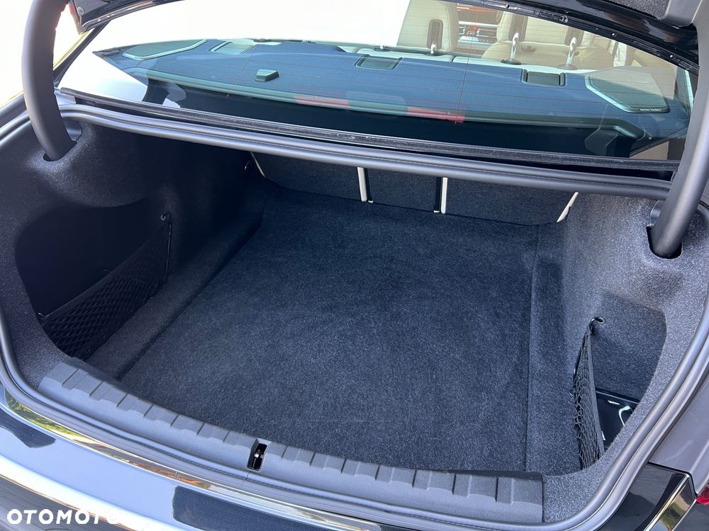 BMW Seria 3 320d Luxury Line sport - 22