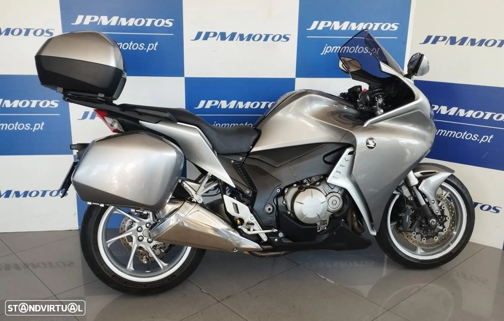 Honda VFR 1200 F - 3