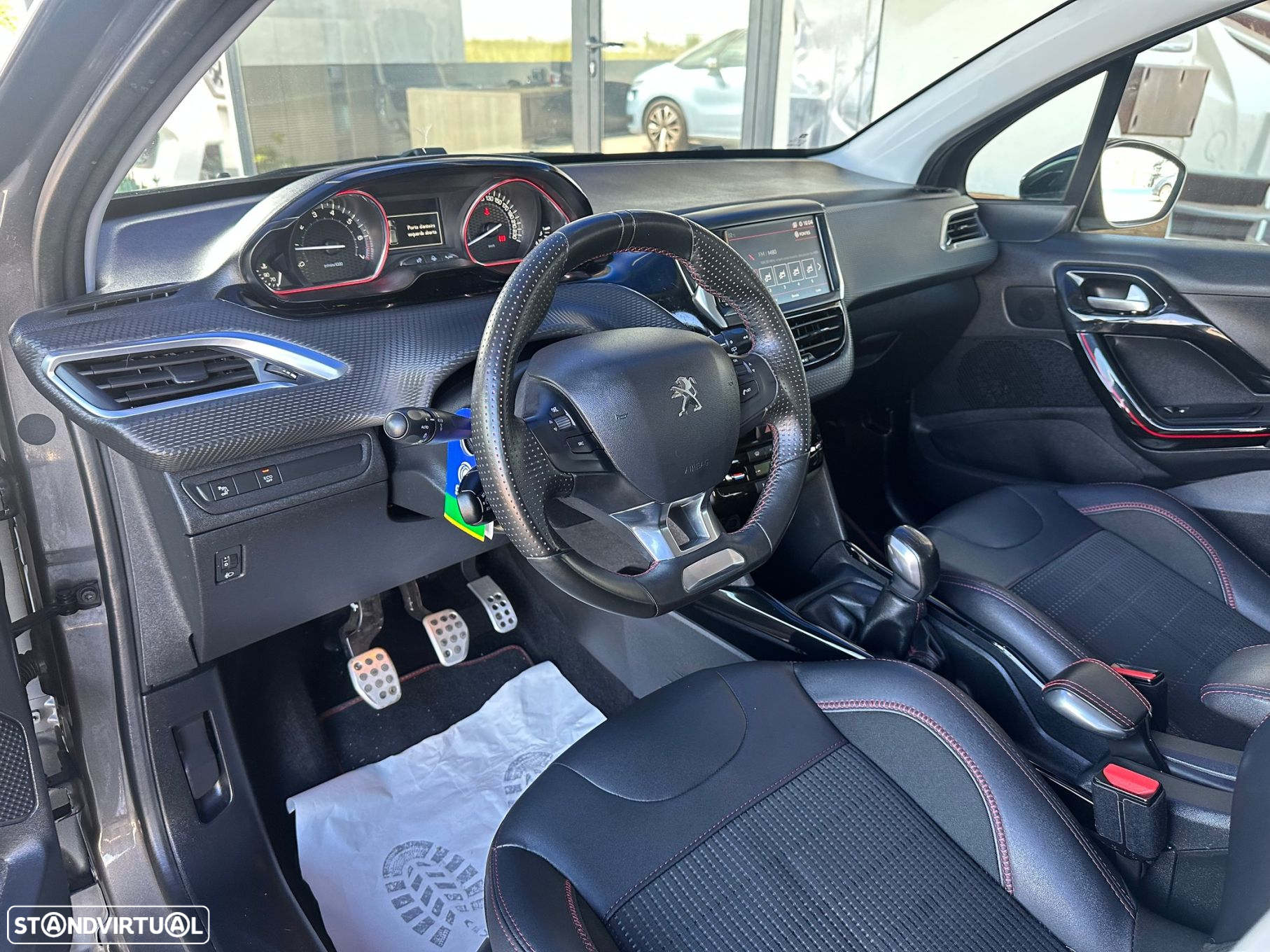 Peugeot 2008 1.2 PureTech GT Line - 21