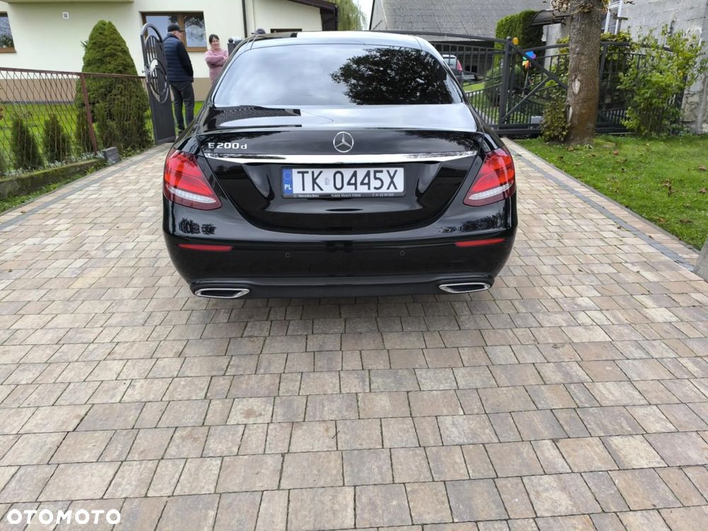 Mercedes-Benz Klasa E 200 d Business Edition 9G-TRONIC - 26