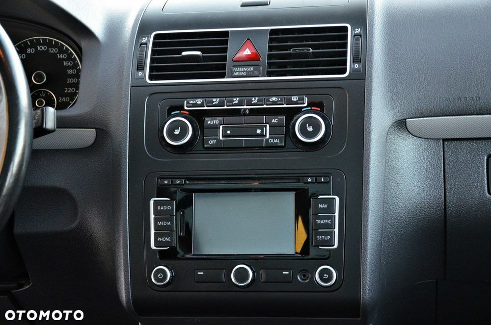 Volkswagen Touran - 21