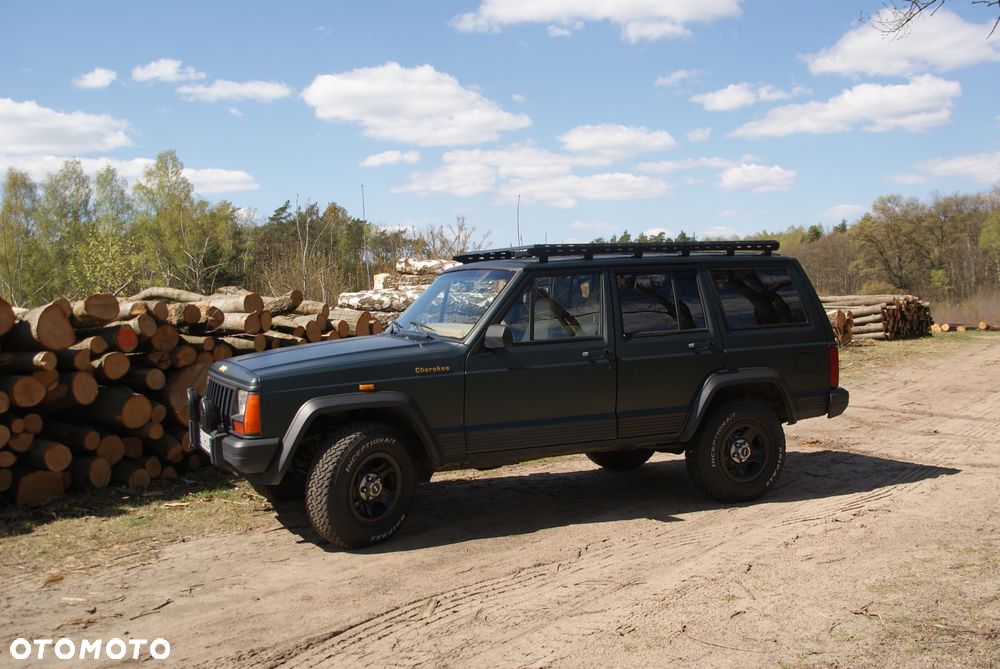 Jeep Cherokee - 14
