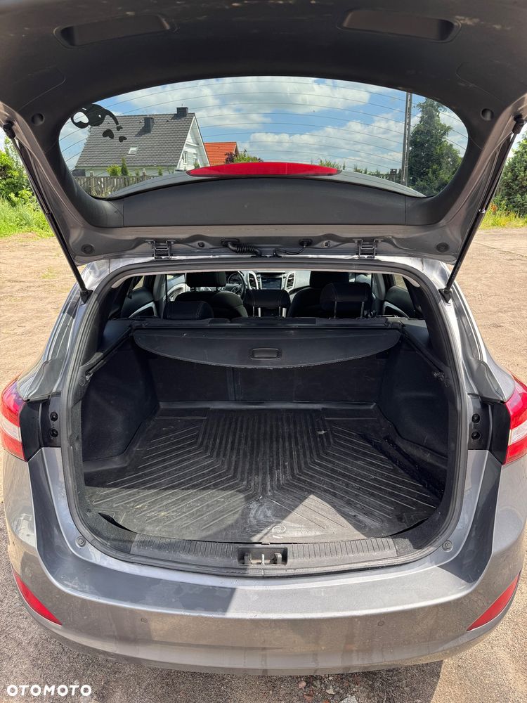 Hyundai i30 blue 1.6 CRDi Style - 15