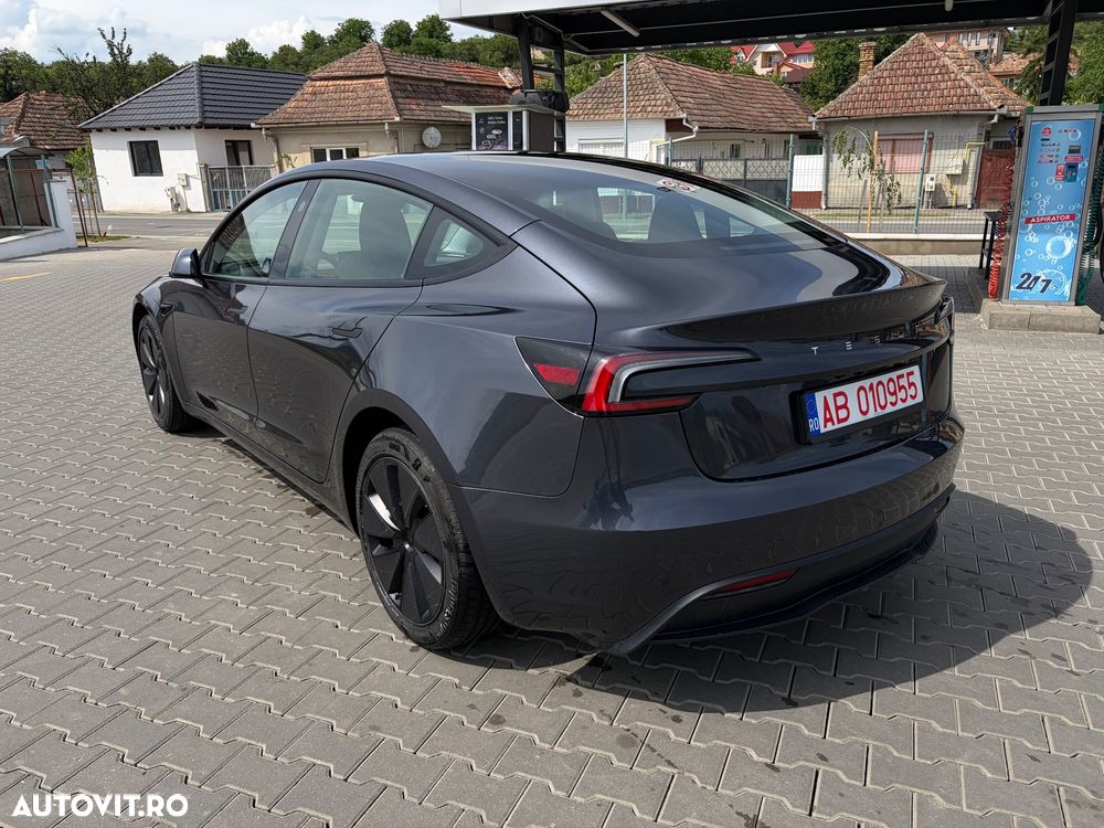 Tesla Model 3 RWD - 4