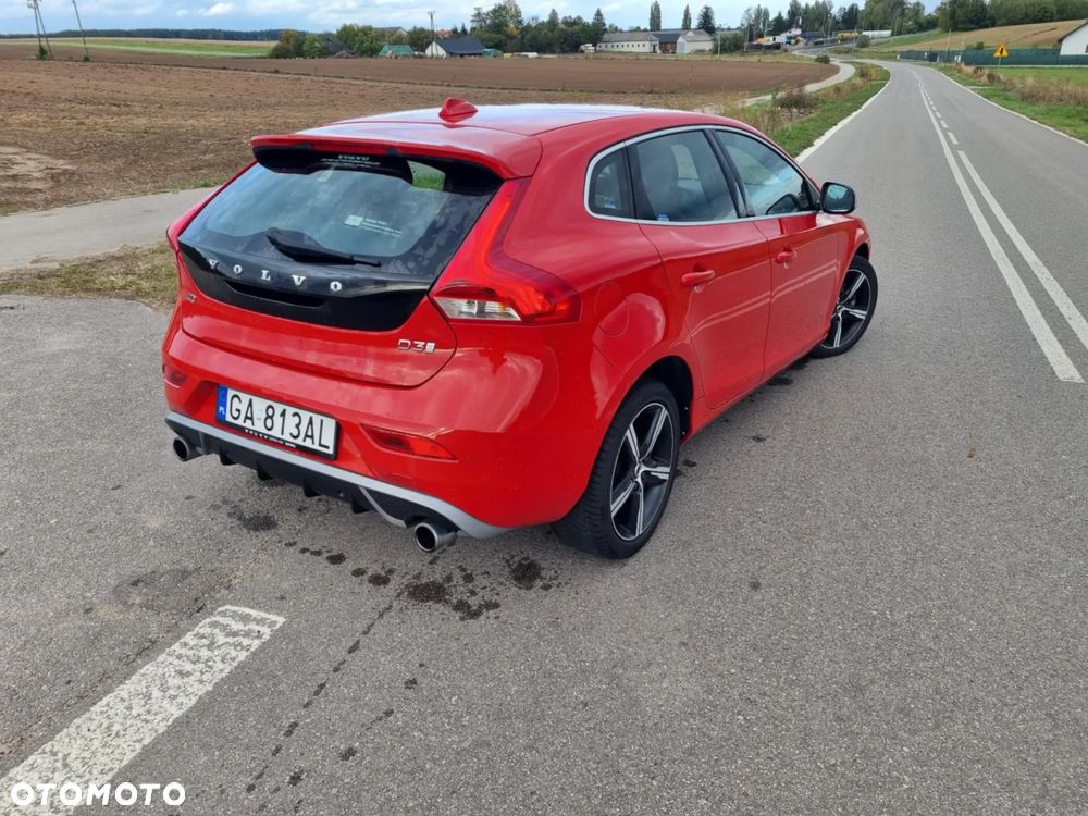 Volvo V40 D3 Drive-E R-Design Kinetic - 4