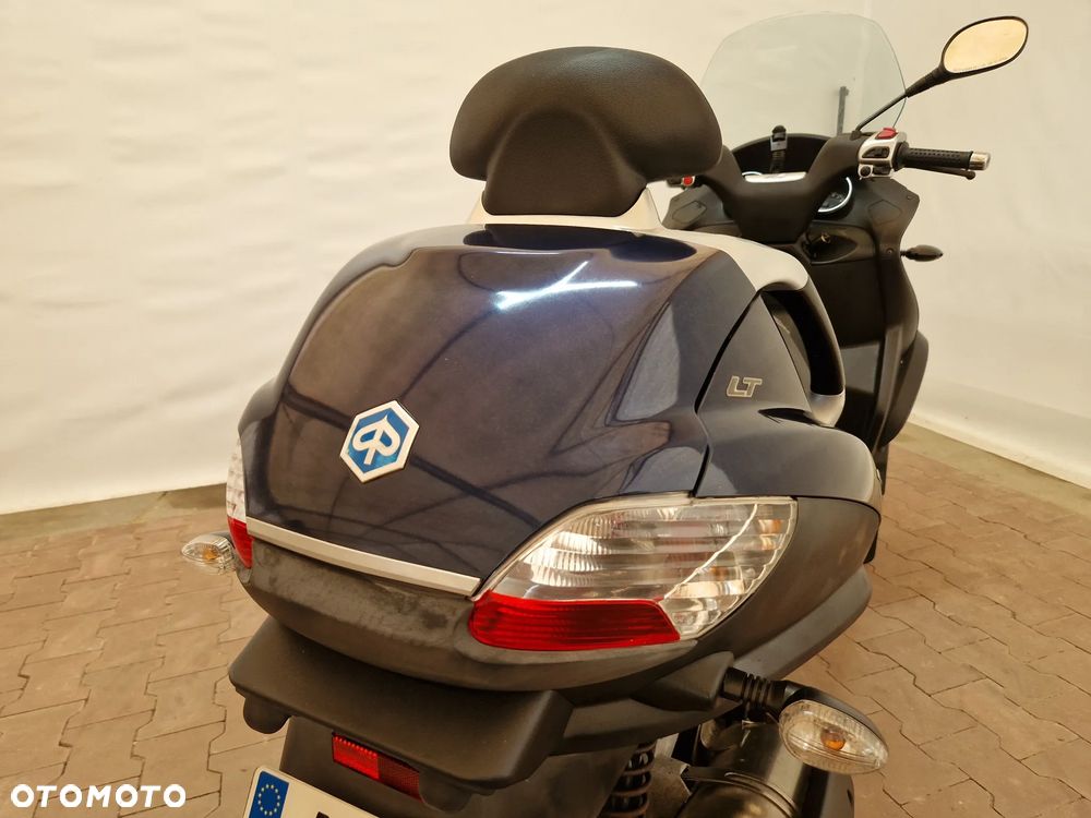 Piaggio MP-3 - 23