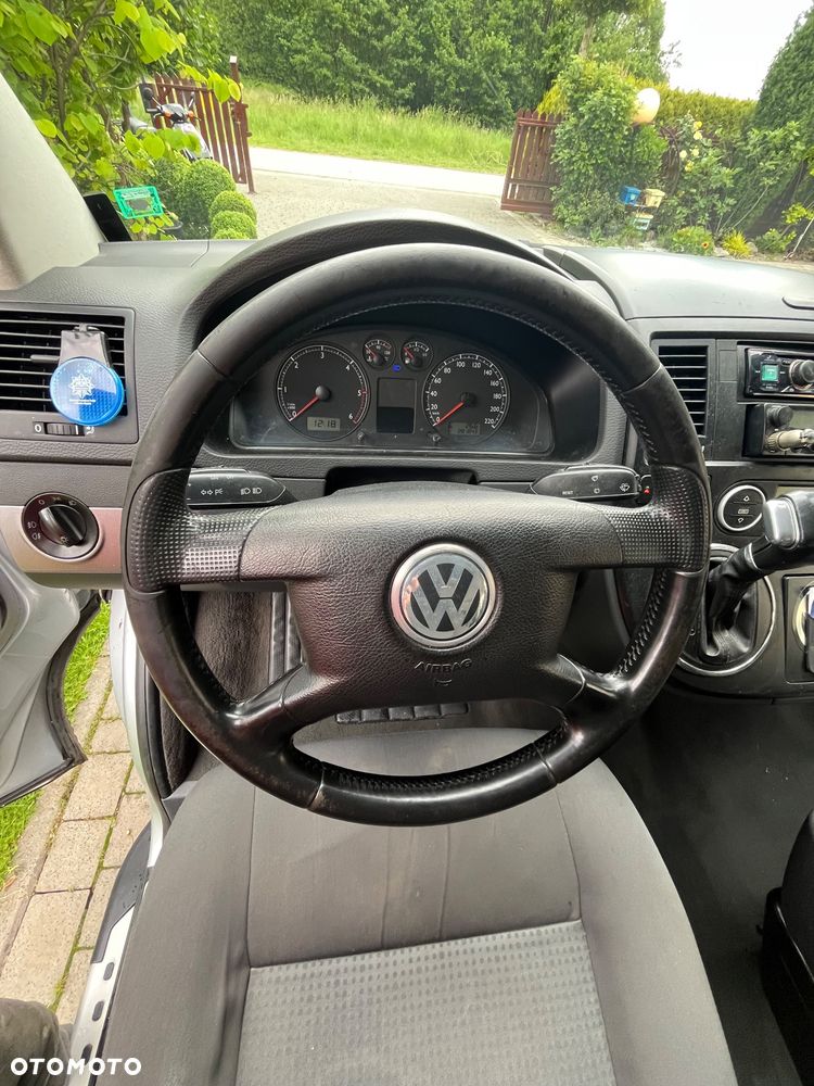 Volkswagen Multivan - 7