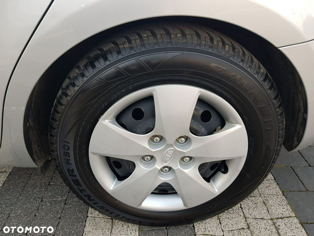 Kia Ceed - 24