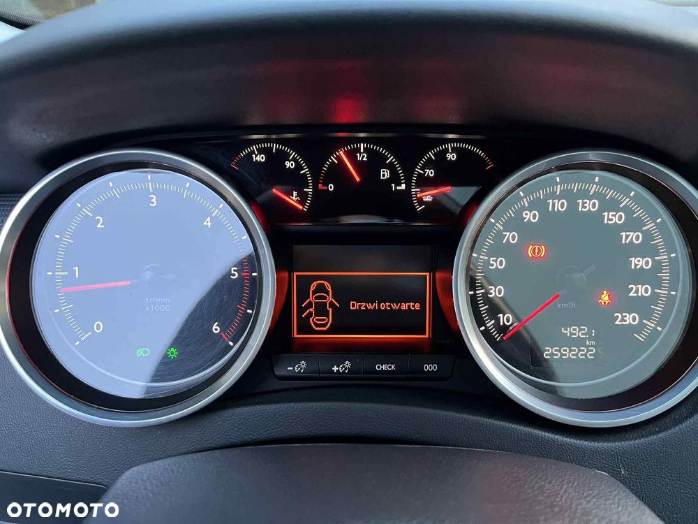 Peugeot 508 ver-bluehdi-150-stop-start-active - 17