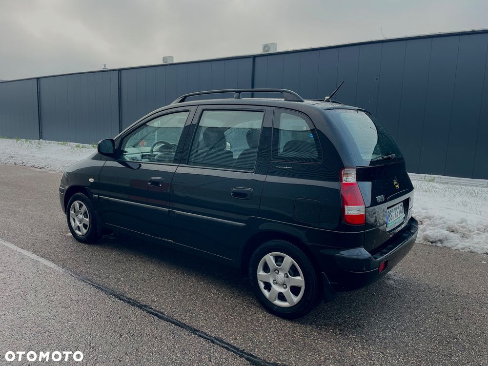 Hyundai Matrix 1.6 GLi - 6