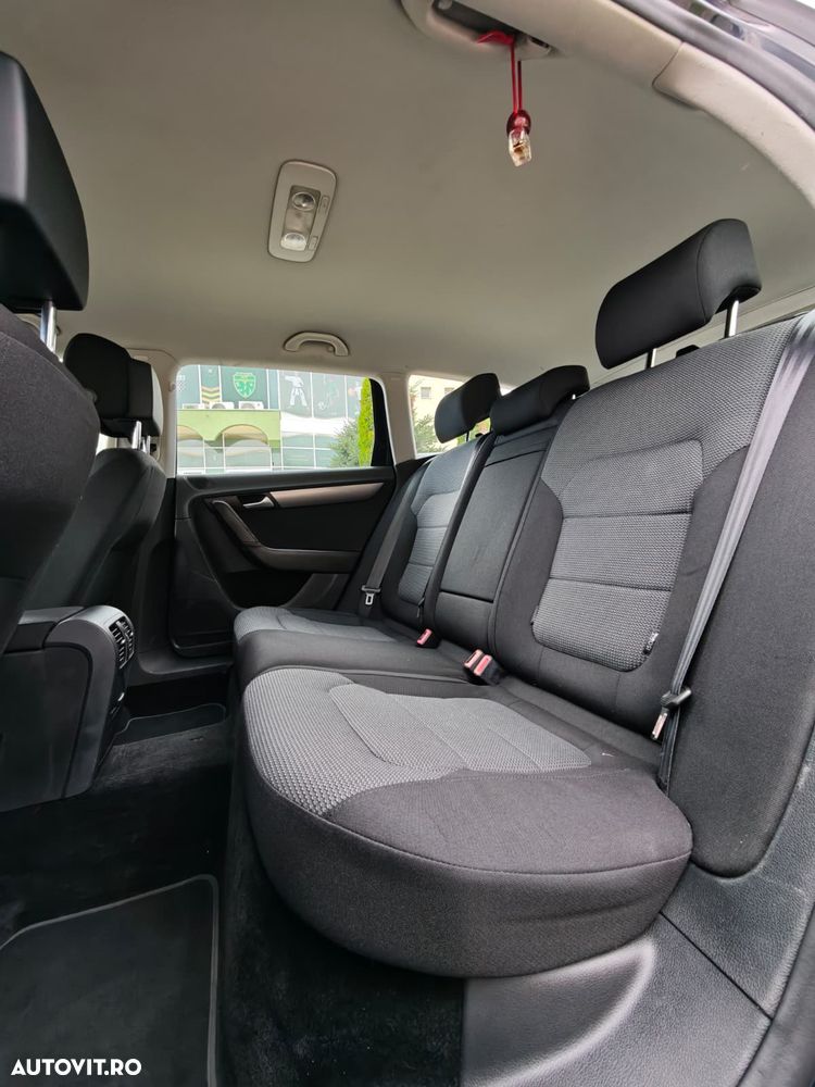 Volkswagen Passat - 10