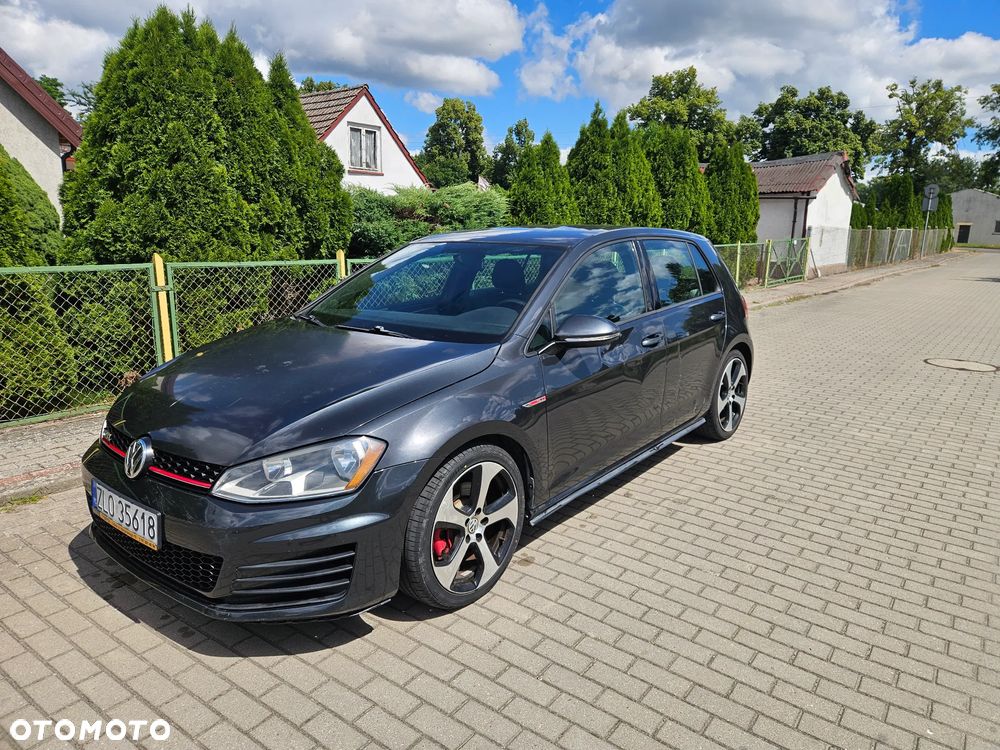 Volkswagen Golf GTI (BlueMotion Technology) DSG - 2