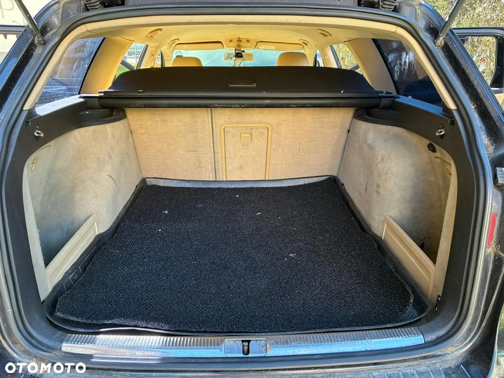 Volkswagen Passat 2.0 TDI DPF Highline - 18