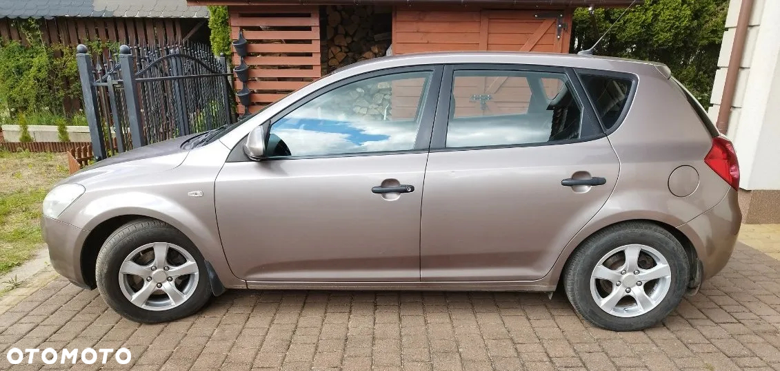 Kia Ceed Cee'd 1.6 Comfort + - 2
