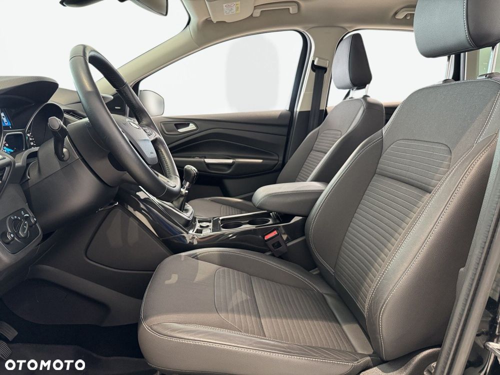 Ford Kuga - 10