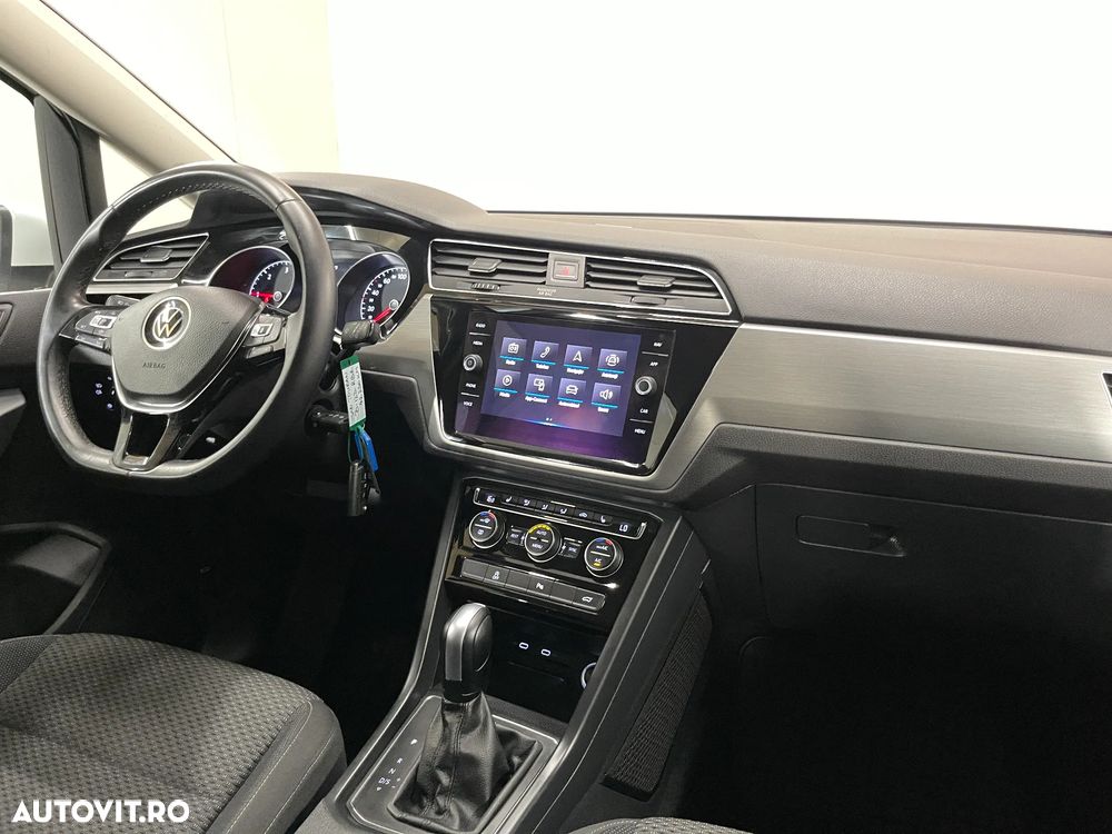 VOLKSWAGEN Touran 2022 — imagine 8