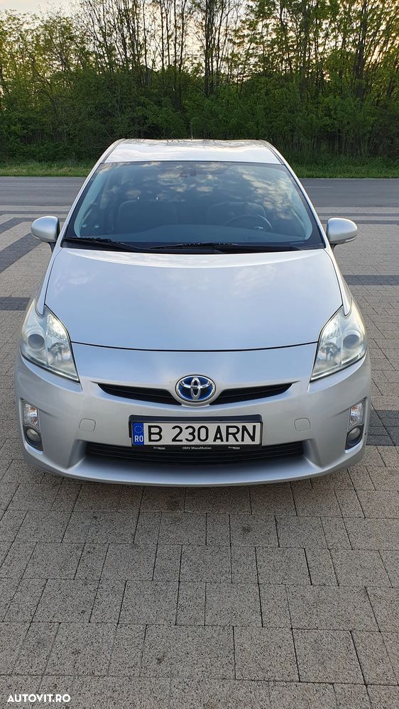 Toyota Prius (Hybrid) Sol - 4