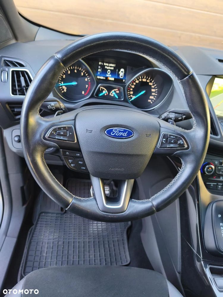 Ford Kuga - 33
