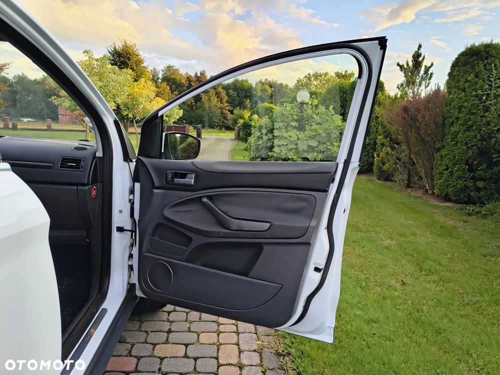 Ford Kuga 2.0 TDCi 4x4 Individual - 16