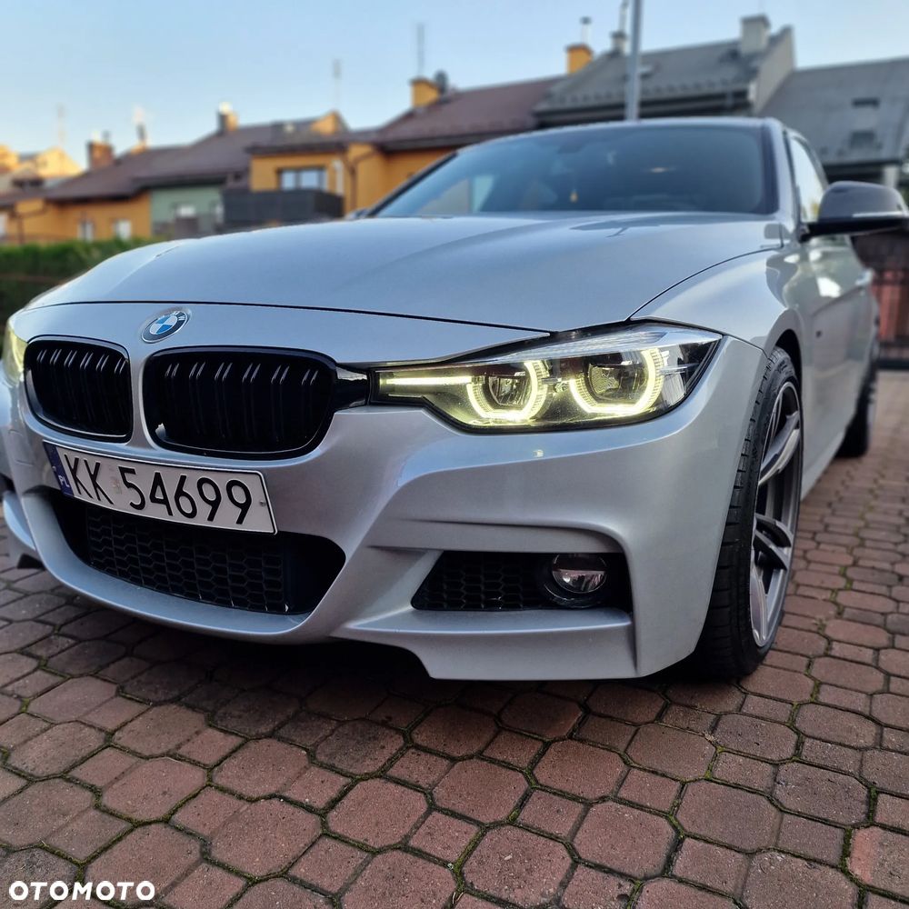 BMW Seria 3 330i xDrive M Sport - 18