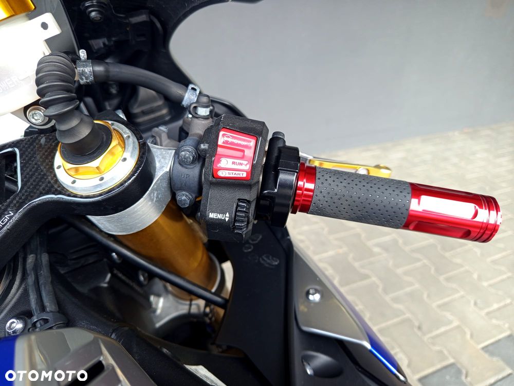 Yamaha R1 - 34