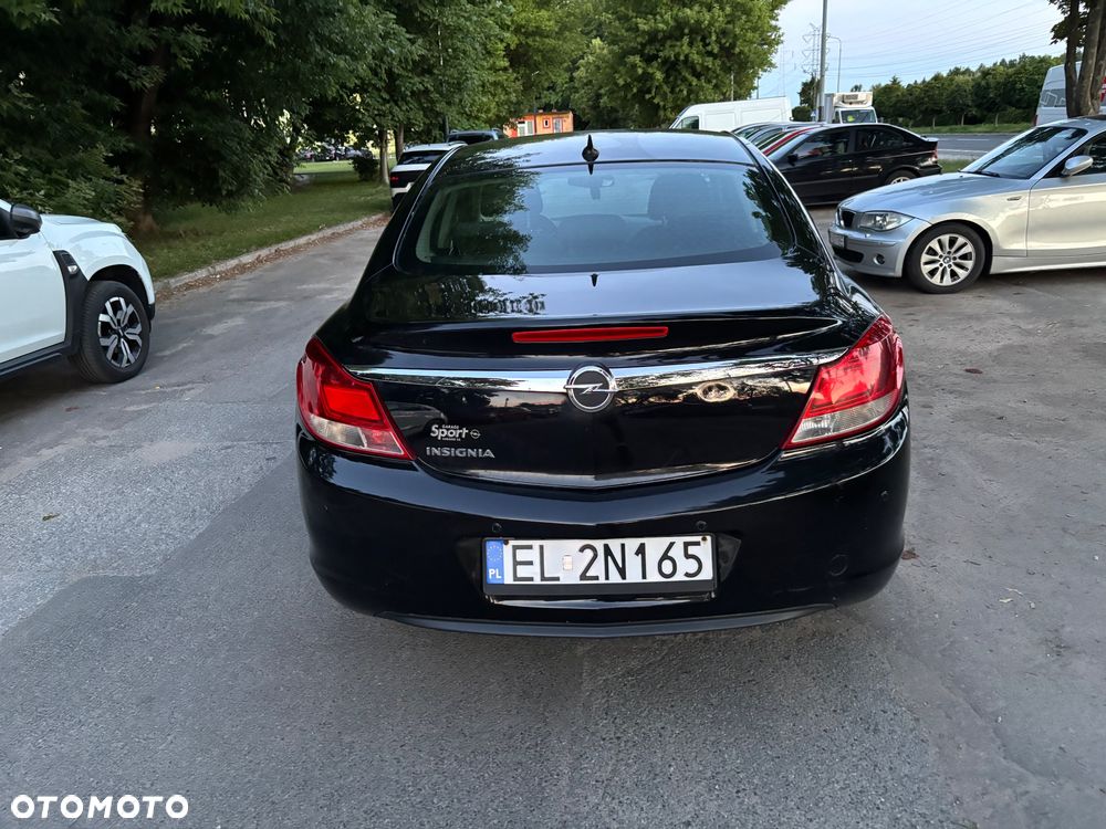Opel Insignia 1.8 - 9
