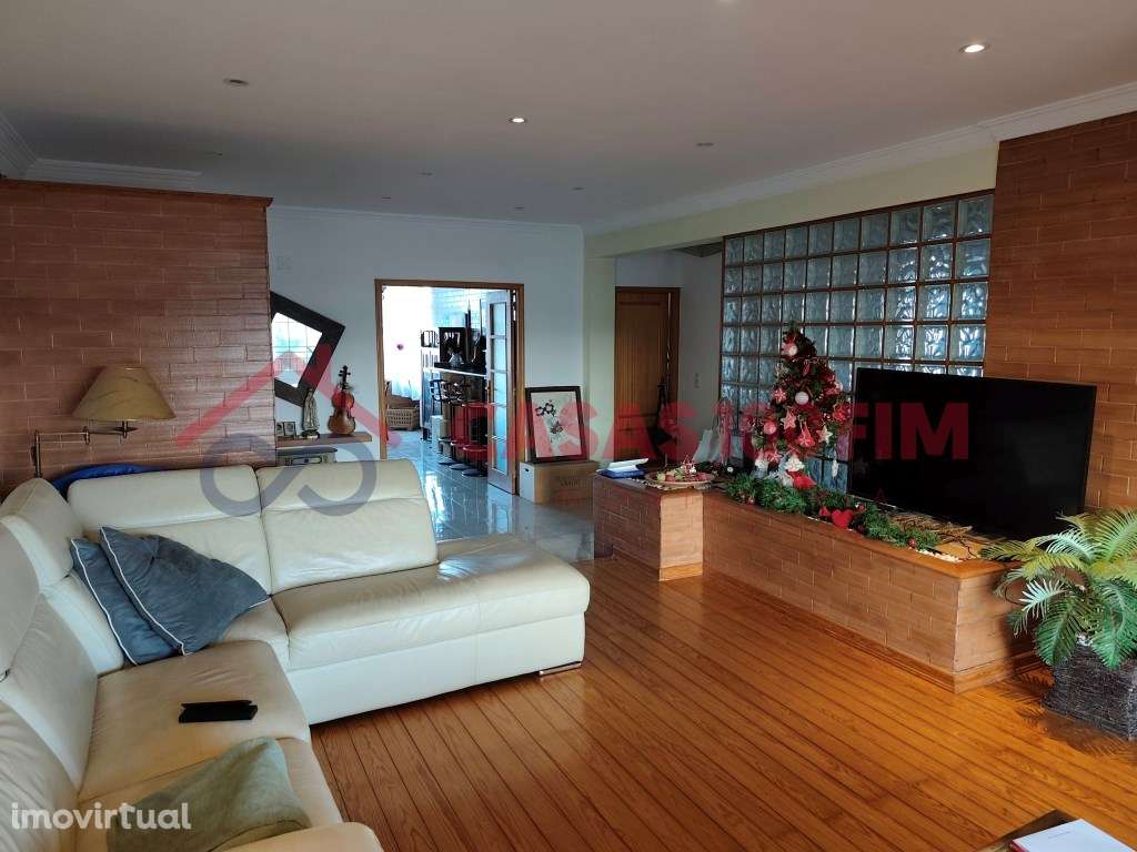 Apartamento T3 transformado em Duplex T2 +T2 - Grande imagem: 5/7