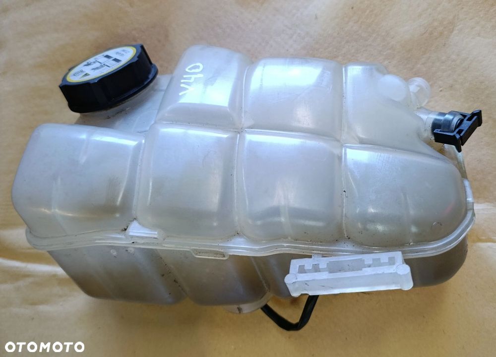 Volvo V40 II zbiorniczek wody wyrównawczy 1,6D