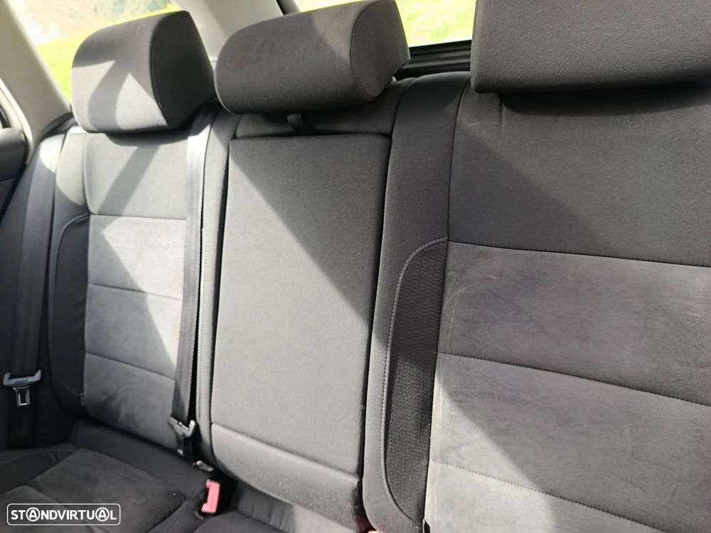 VW Golf Variant 1.6 TDi DPF BlueMotion Comfortline - 10