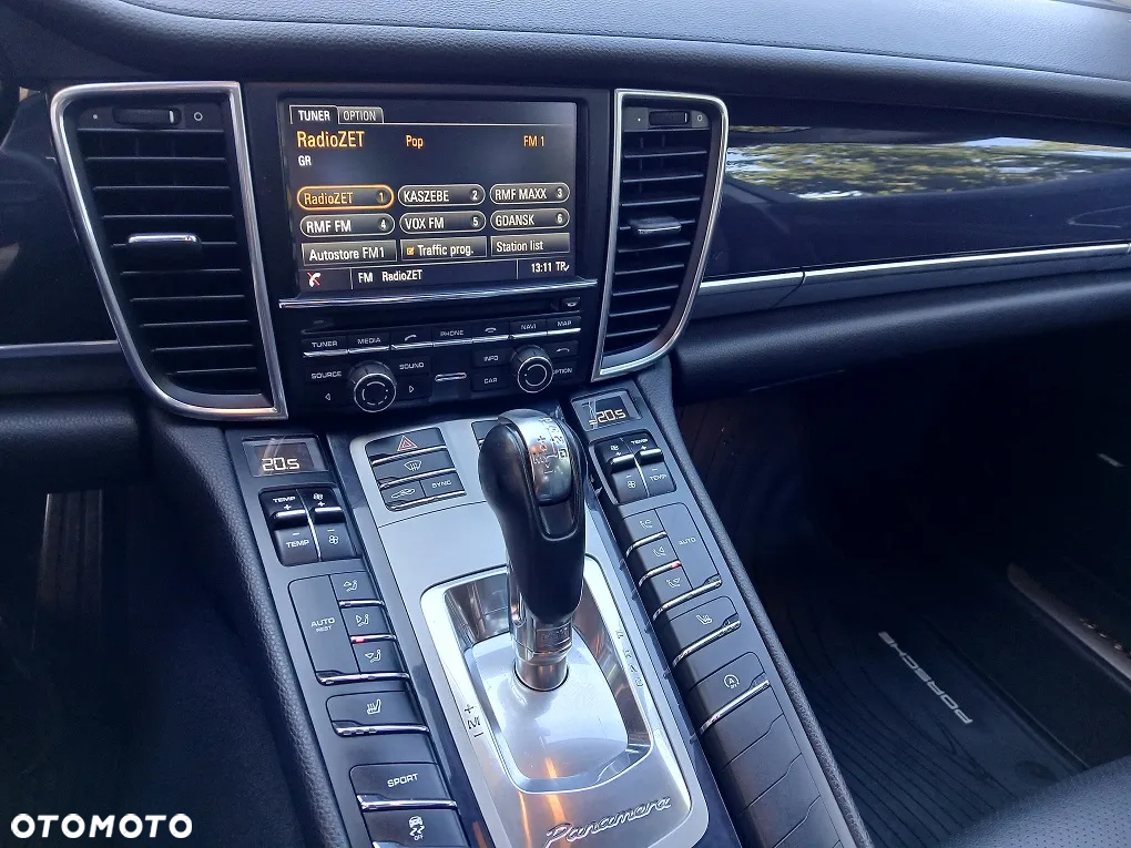 Porsche Panamera - 16