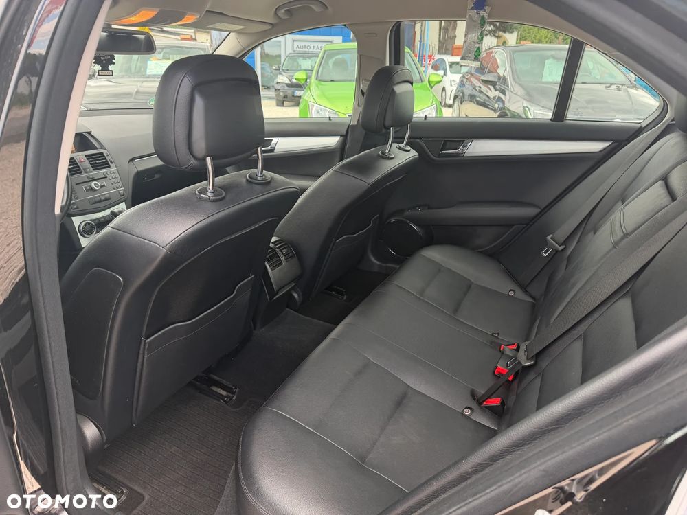 Mercedes-Benz Klasa C 350 CDI DPF 7G-TRONIC Avantgarde - 21