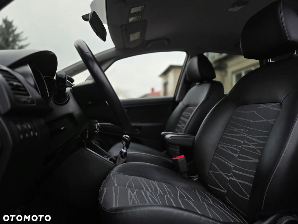 Kia Venga - 13