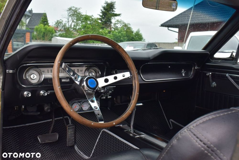 Ford Mustang - 16