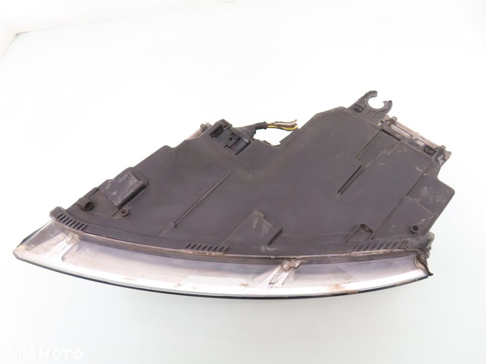 LAMPA PRAWA PRZEDNIA BI-XENON AUDI A8 D3 4E0941030R 1ZS00854066 4E0907813 - 4
