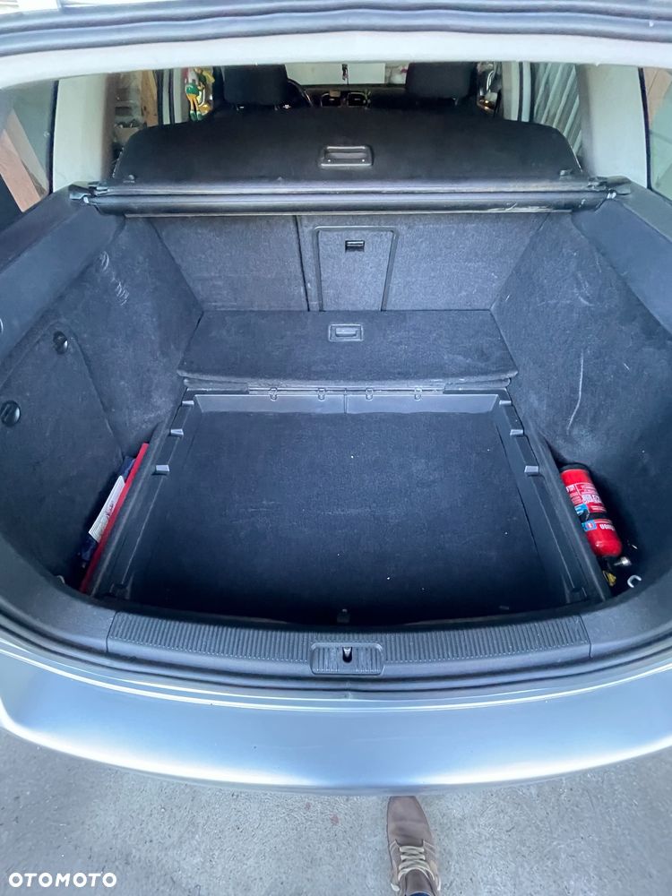 Volkswagen Golf - 22