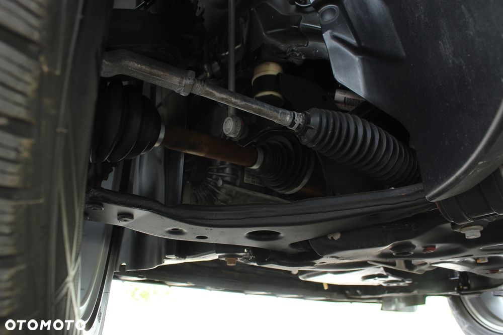 Ford Kuga 2.0 TDCi 2x4 Champions Edition - 36