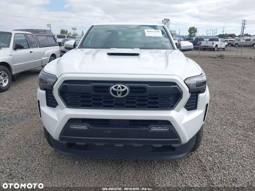 Toyota Tacoma - 9