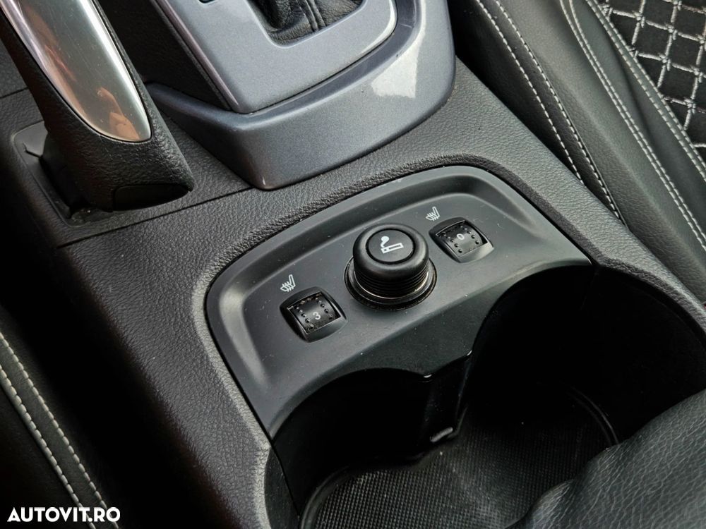 Ford Focus 2.0 TDCI DPF Powershift Titanium - 23