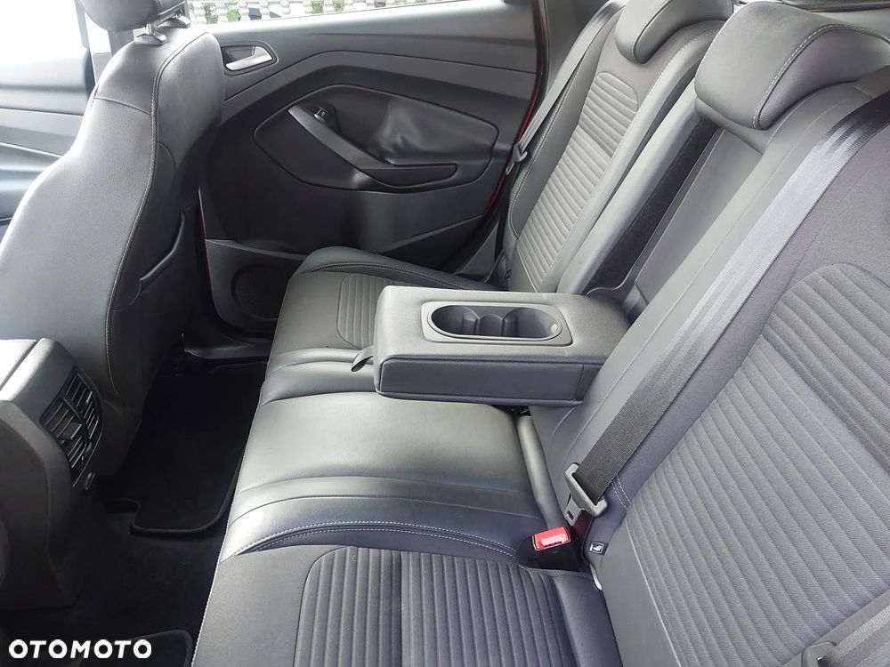 Ford Kuga 1.5 EcoBoost 2x4 Titanium - 10