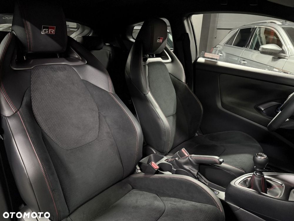 Toyota GR Yaris 1.6 Dynamic - 34