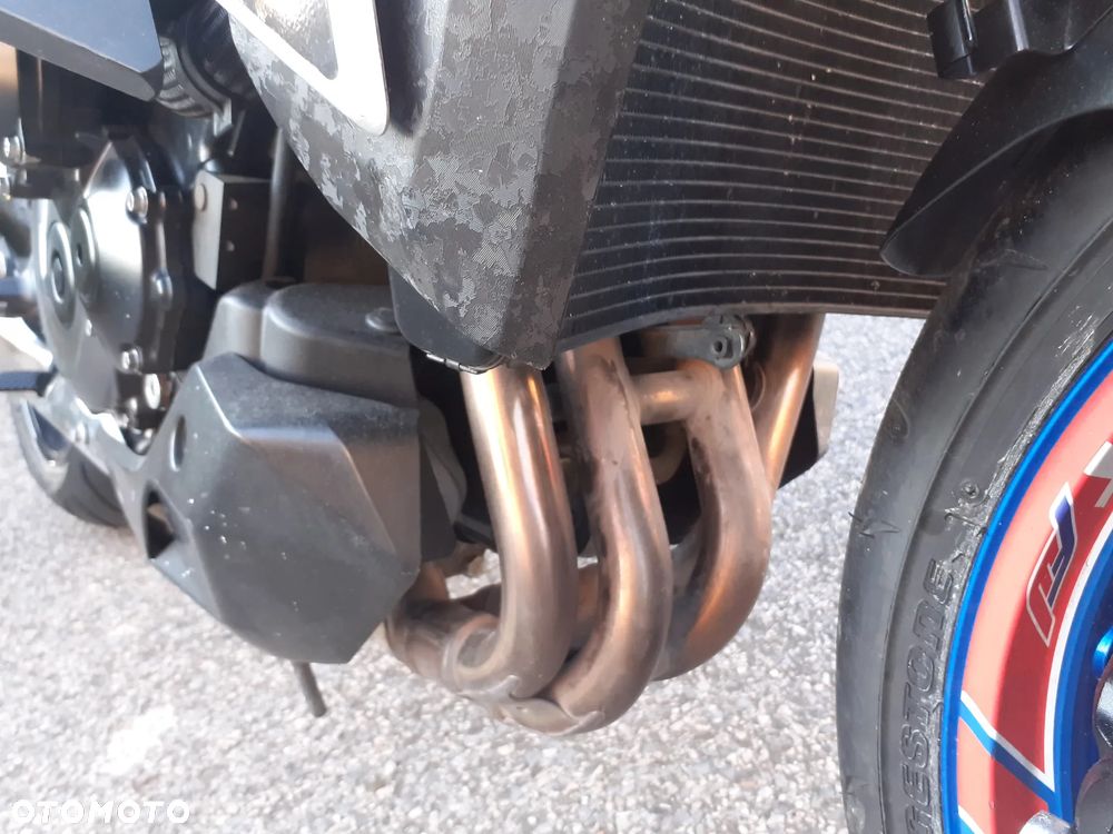 Suzuki GSX 1000 - 18