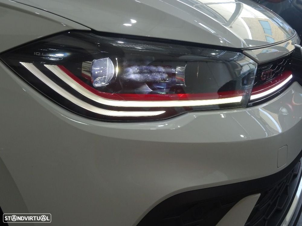 VW Polo 2.0 TSI GTI DSG - 32